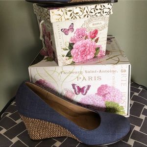 Aerosole Wedge Size 6